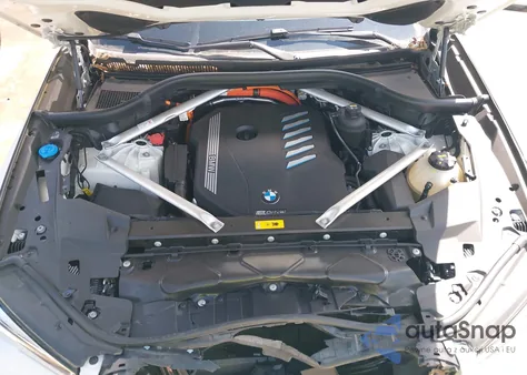 2021 BMW X5 Phev xDrive45E z USA, uszkodzony, nr VIN 5UXTA6C06M9E96787